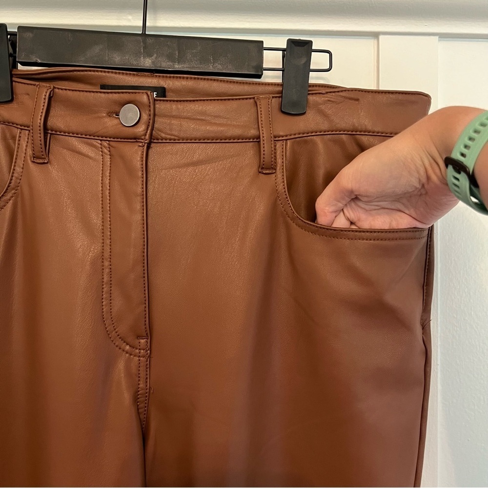 Women’s Size 14 Tan Brown Signature by Reitmans Faux Leather Pants | GUC 🤎👖 - Picture 3 of 10